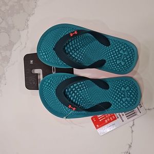 Under Armour kids flip flops new size 11k